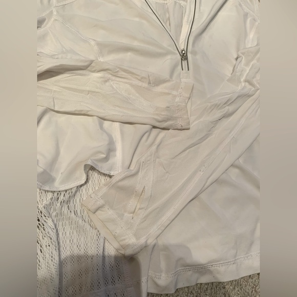 Lululemon - White Long-Sleeve Zip Top with Mesh Accents - Size 10 - Picture 4 of 9